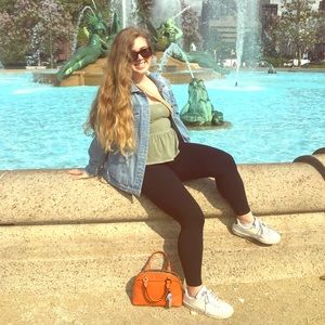 Meet your Posher, Olivia